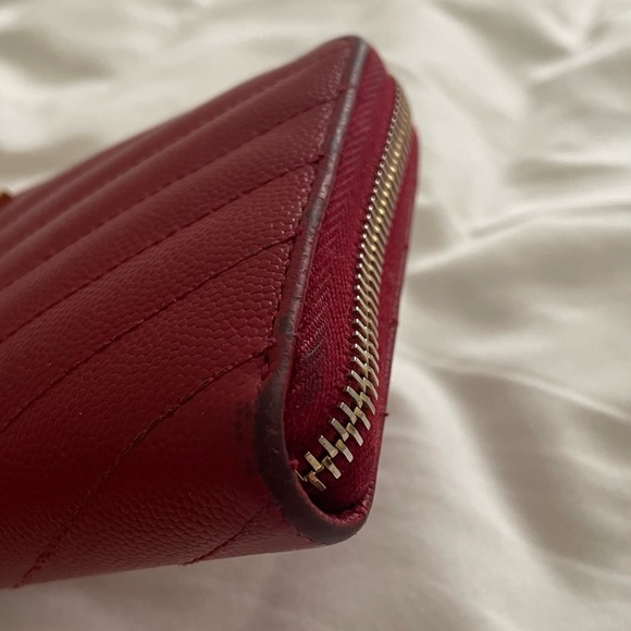 💯 Authentic YSL Chevron Pebble Leather Long Wallet - Picture 10 of 13